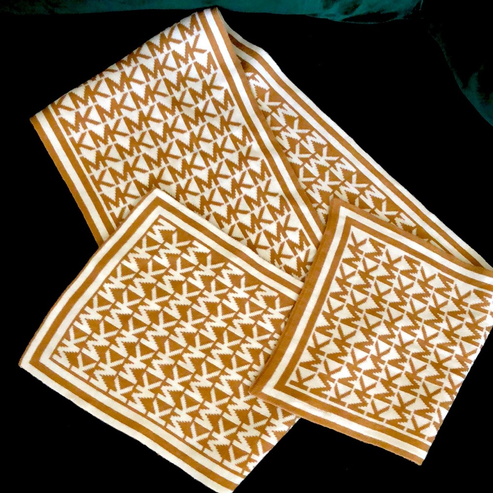 Michael Kors winter scarf